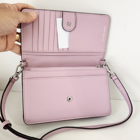 Like New! Kors Lilac Pebbled Leather Wallet /purse /phone Case Crossbody - Picture 2 of 9